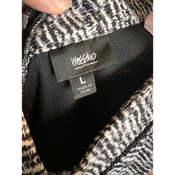 Mossimo | Black/White Sleeveless V-Neck Midi Dress - Picture 4 of 8